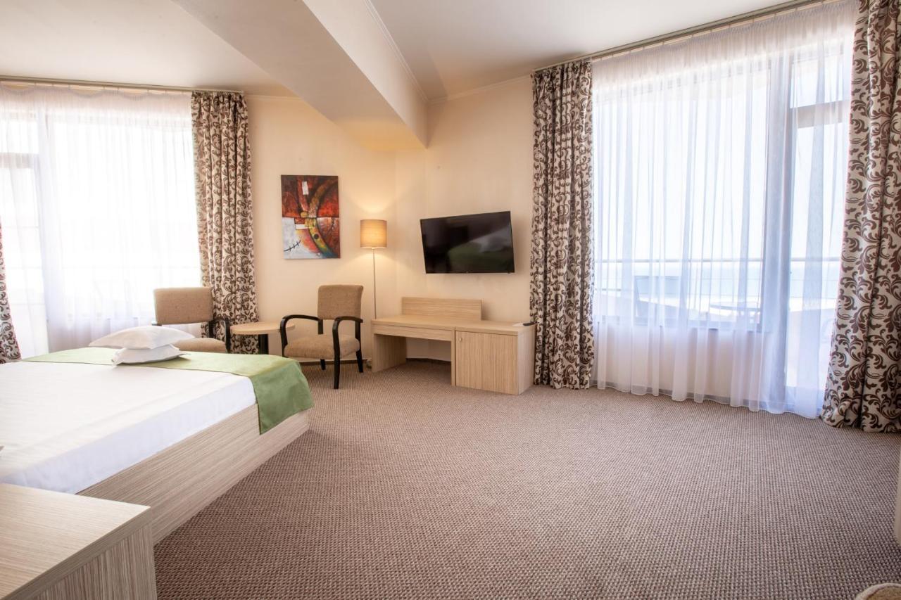 Hotel Bueno Мамая Екстериор снимка