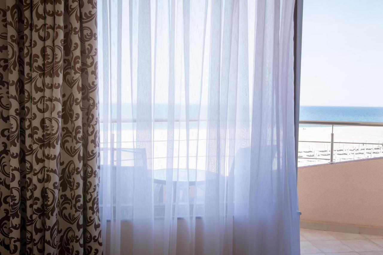 Hotel Bueno Мамая Екстериор снимка