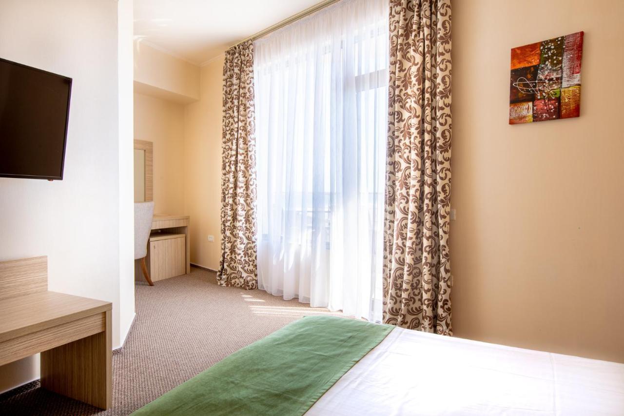 Hotel Bueno Мамая Екстериор снимка